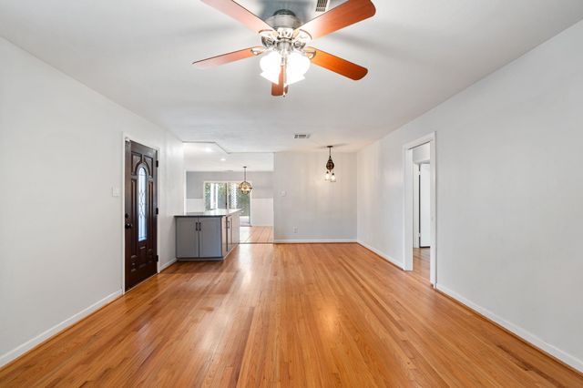 5110 Hialeah Drive, Houston, TX 77092