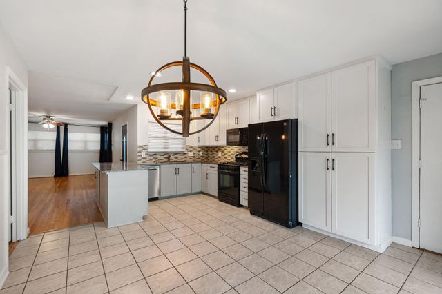 5110 Hialeah Drive, Houston, TX 77092