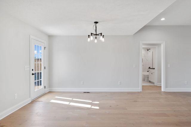 605 Shadow Dr, Shelbyville, TN 37160