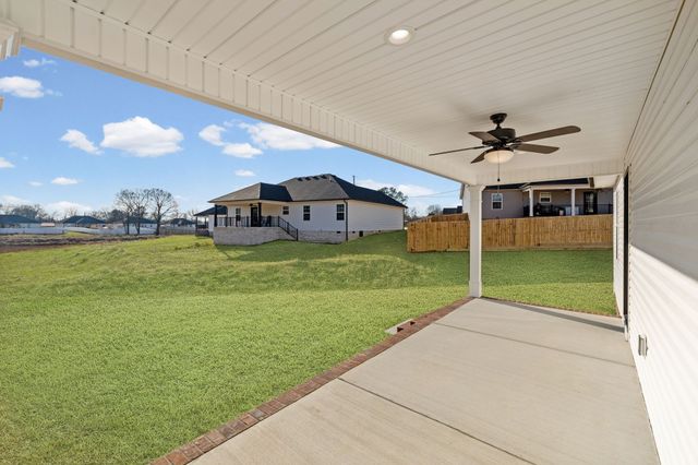 605 Shadow Dr, Shelbyville, TN 37160