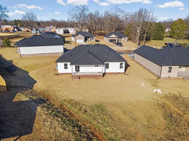 605 Shadow Dr, Shelbyville, TN 37160