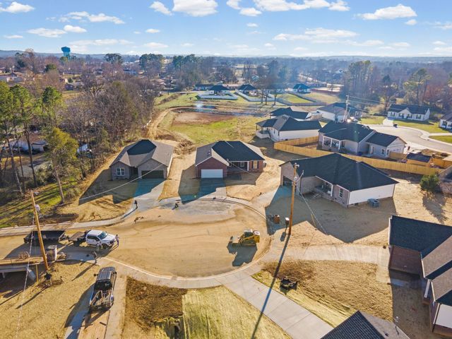 605 Shadow Dr, Shelbyville, TN 37160