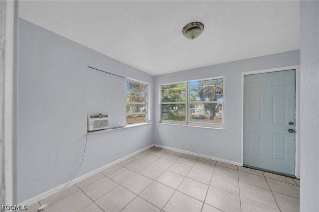 1527 Gardenia AVE, Fort Myers, FL 33916