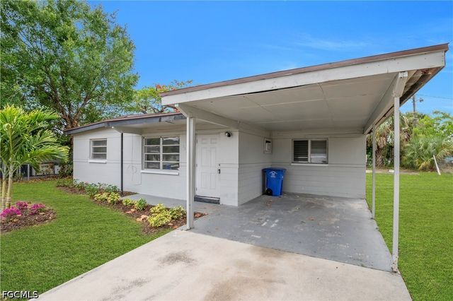 1527 Gardenia AVE, Fort Myers, FL 33916