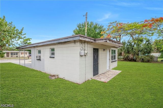 1527 Gardenia AVE, Fort Myers, FL 33916