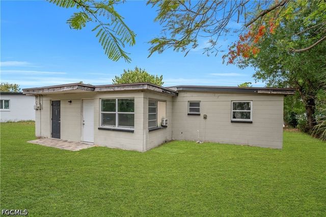 1527 Gardenia AVE, Fort Myers, FL 33916