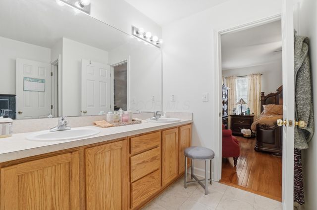 918 Lockmead Court, Pataskala, OH 43062