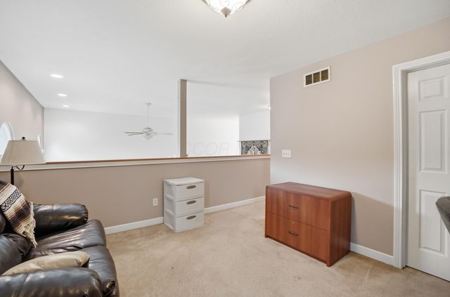 918 Lockmead Court, Pataskala, OH 43062
