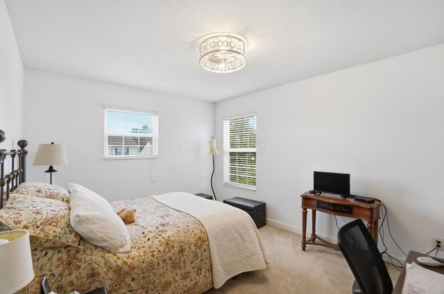 918 Lockmead Court, Pataskala, OH 43062