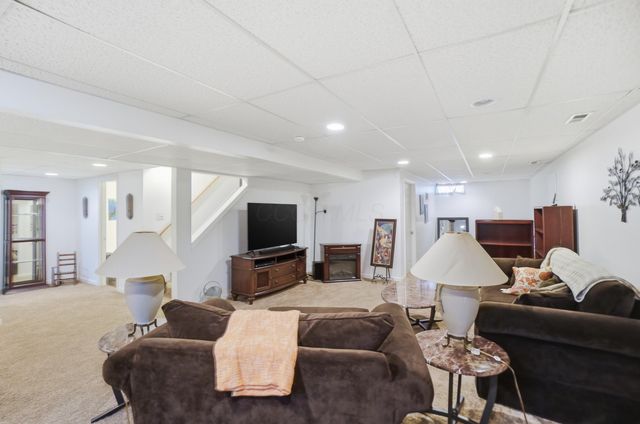 918 Lockmead Court, Pataskala, OH 43062