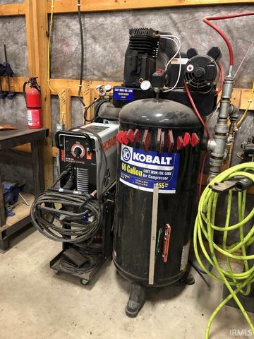 5562 W 100 N, Huntington, IN 46750