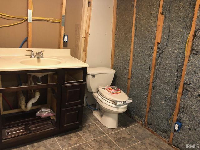 5562 W 100 N, Huntington, IN 46750