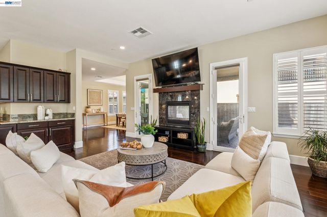 66 Adair Way, Hayward, CA 94542