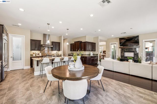 66 Adair Way, Hayward, CA 94542