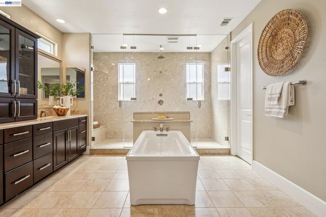 66 Adair Way, Hayward, CA 94542