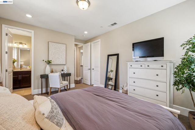 66 Adair Way, Hayward, CA 94542