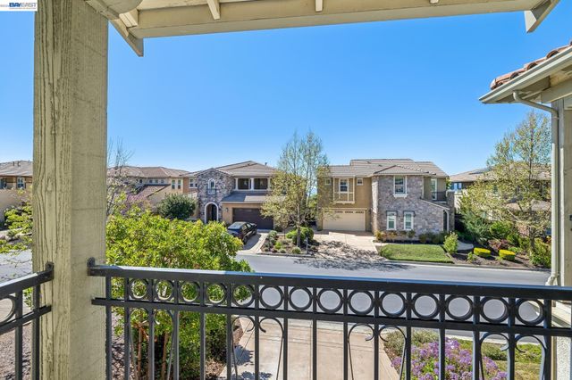 66 Adair Way, Hayward, CA 94542