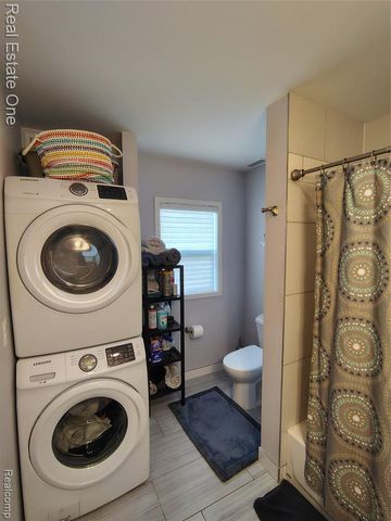 241 N Helen Avenue, Rochester, MI 48307