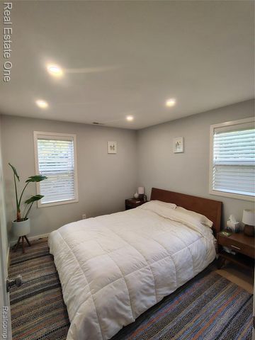 241 N Helen Avenue, Rochester, MI 48307
