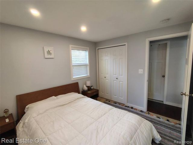 241 N Helen Avenue, Rochester, MI 48307