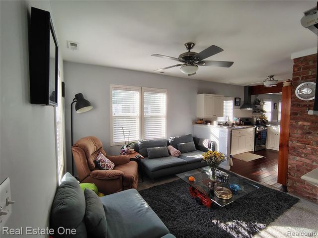 241 N Helen Avenue, Rochester, MI 48307
