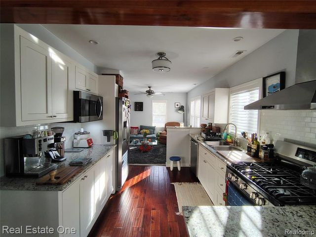 241 N Helen Avenue, Rochester, MI 48307