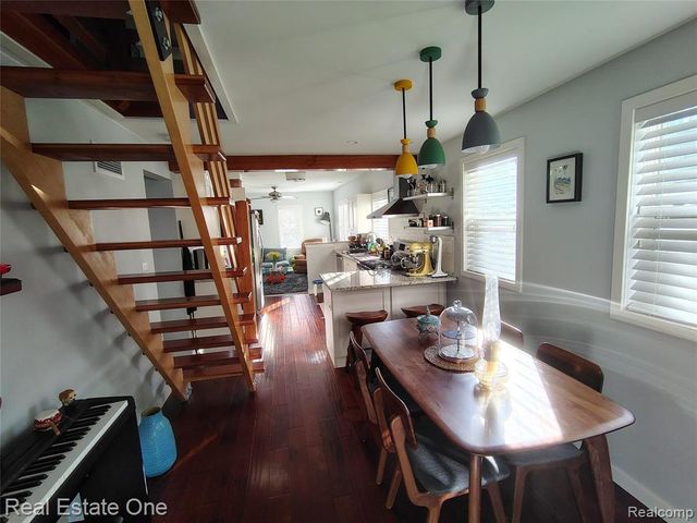 241 N Helen Avenue, Rochester, MI 48307