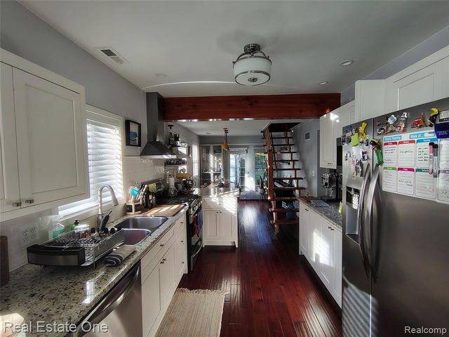 241 N Helen Avenue, Rochester, MI 48307