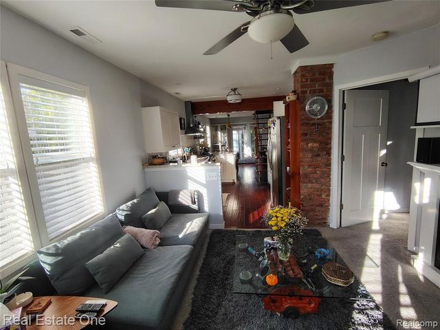 241 N Helen Avenue, Rochester, MI 48307