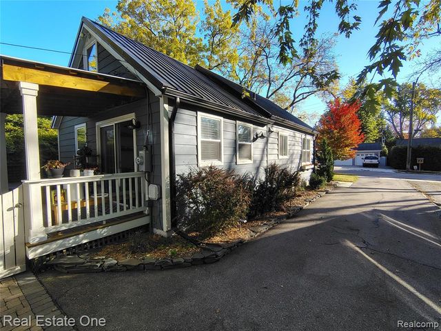 241 N Helen Avenue, Rochester, MI 48307