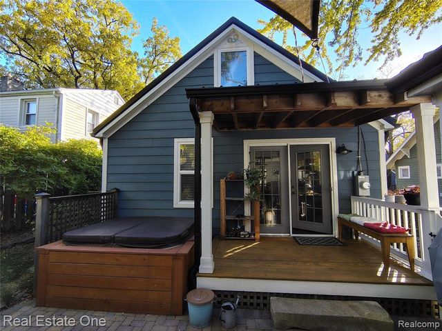 241 N Helen Avenue, Rochester, MI 48307