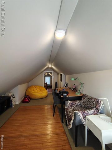 241 N Helen Avenue, Rochester, MI 48307