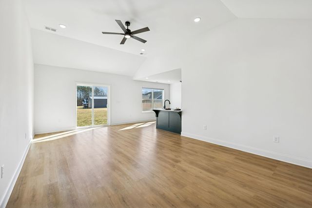 1306 Angus Way, Greenbrier, TN 37073