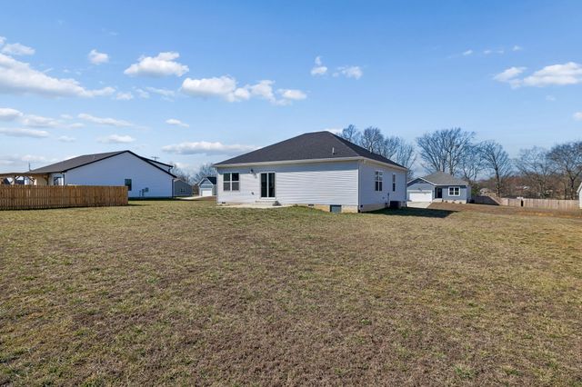 1306 Angus Way, Greenbrier, TN 37073