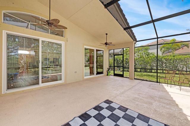 2887 N Bight, West Palm Beach, FL 33411