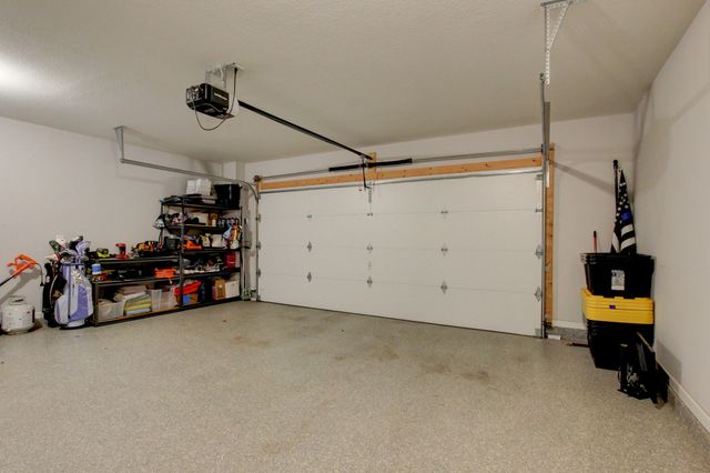 1004 Michaela Cir, Clarksville, TN 37043