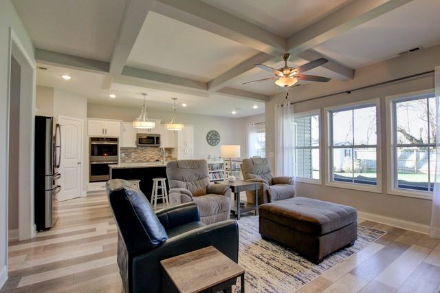 1004 Michaela Cir, Clarksville, TN 37043