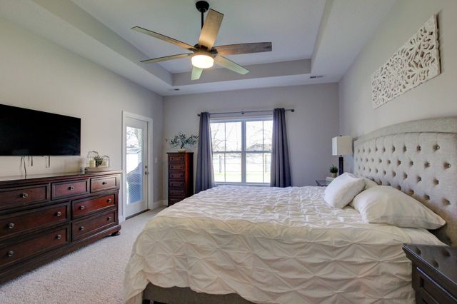 1004 Michaela Cir, Clarksville, TN 37043