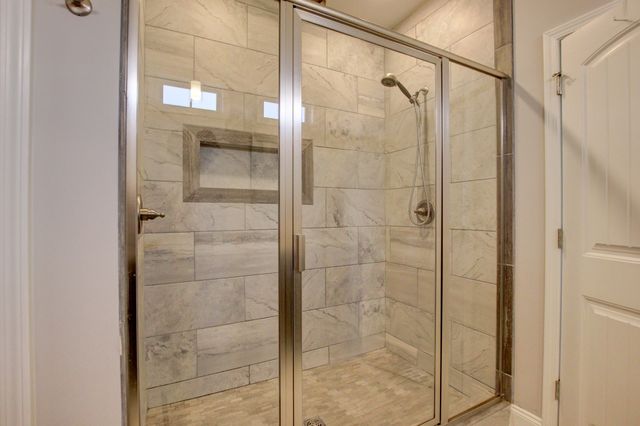 1004 Michaela Cir, Clarksville, TN 37043