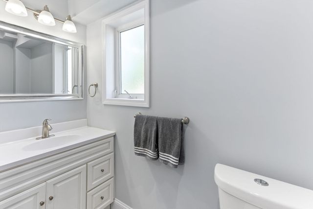 32 Cottage St, Taunton, MA 02780