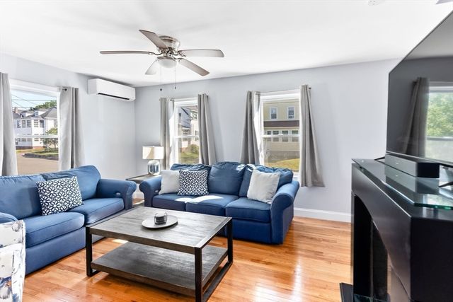 32 Cottage St, Taunton, MA 02780