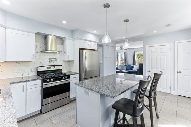 32 Cottage St, Taunton, MA 02780