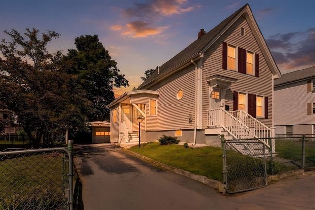 32 Cottage St, Taunton, MA 02780