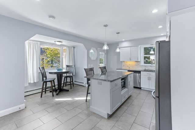 32 Cottage St, Taunton, MA 02780
