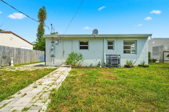 2124 Taylor St, Hollywood, FL 33020