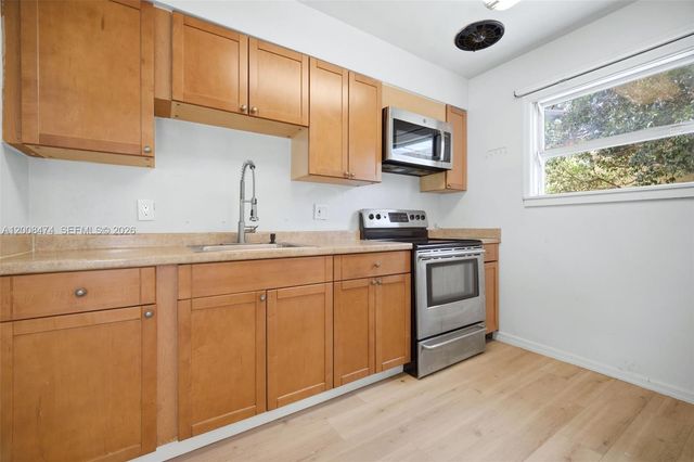2124 Taylor St, Hollywood, FL 33020