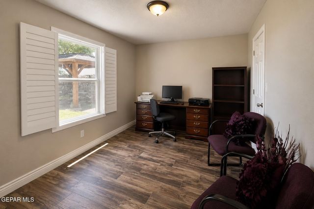 836 SUNSET PARK Drive, El Paso, TX 79932