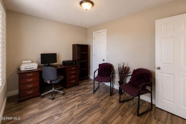 836 SUNSET PARK Drive, El Paso, TX 79932