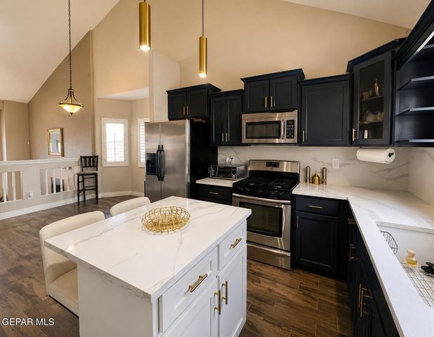 836 SUNSET PARK Drive, El Paso, TX 79932