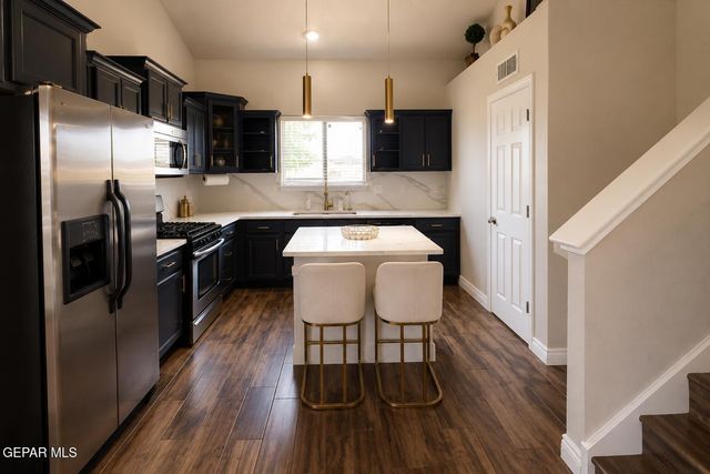 836 SUNSET PARK Drive, El Paso, TX 79932